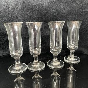 GLASSES LIQUOR or CORDIAL - SET of 8 NEW VINTAGE C$ 15